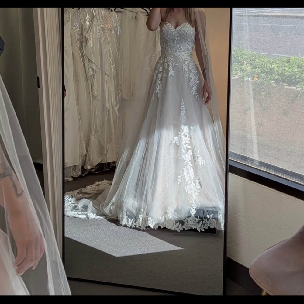 Private Collection Leah wedding dress